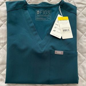 Figs NWT Carribean Blue Scrub Top